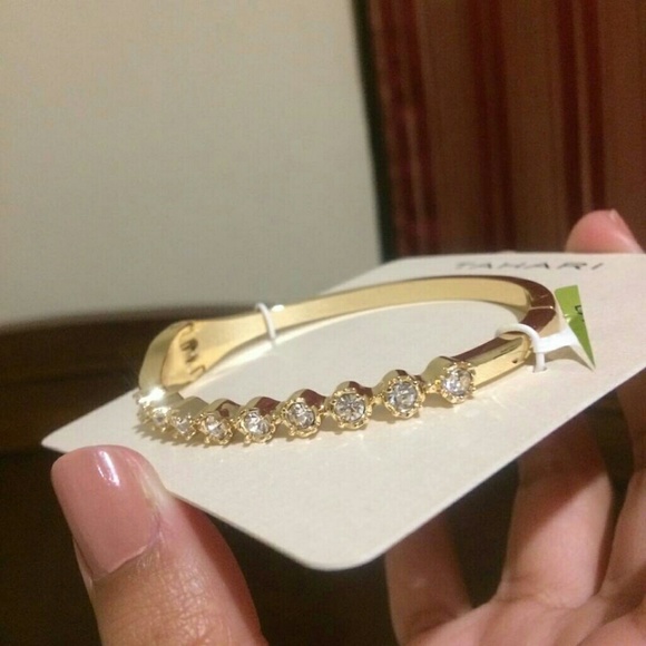 Tahari Jewelry - NWT Tahari Bangle